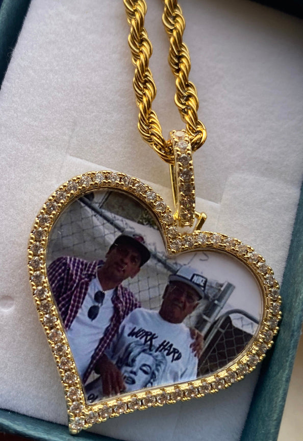Personalized Heart Photo Pendant - Customizable Photo Necklace for Special Memories
